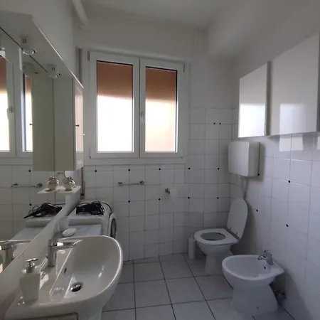 Casa Dei Fiori アパート ボローニャ